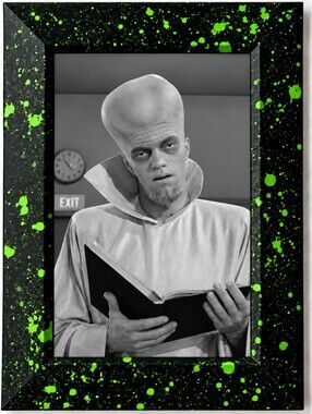 The Twilight Zone Rod sterling 60s Television thriller Horror Vintsge Retro Art